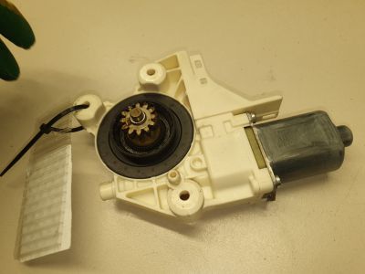 Моторчик стеклоподъёмника передний правый для Ford Focus 2.5 2008-2011