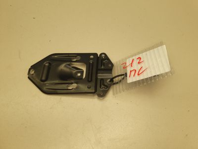 Кронштейн стеклоподъемника передней двери для Mercedes E-klasse W212 2009-2016