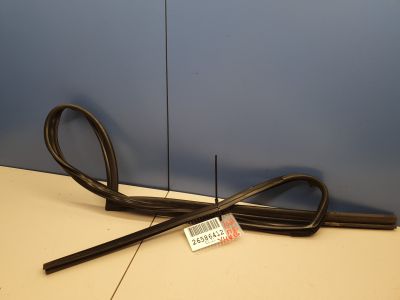 Уплотнитель стекла передней правой двери для Hyundai i30 2007-2012