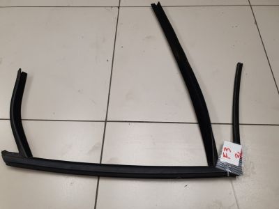 Уплотнитель стекла двери задний левый для Ford Focus 3 2011-2019