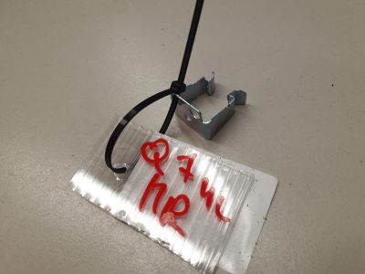 Кронштейн обшивки двери передней правой для Audi Q7 4L 2005-2015