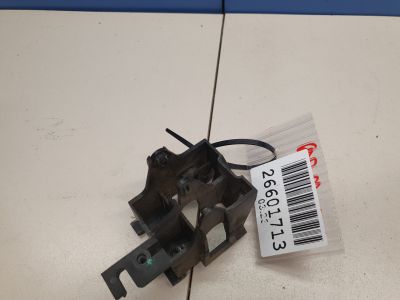 Кронштейн замка двери передний левый для Nissan Navara D40 2005-2015