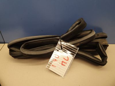 Уплотнитель двери передней левой для Hyundai i40 2011-2019