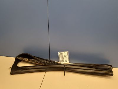 Уплотнитель стекла двери задний правый для Mercedes R-klasse W251 2005-2017