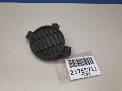 Заглушка переднего бампера правая для Nissan Micra K12E 2002-2010