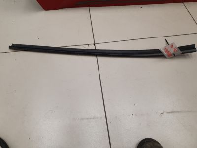 Уплотнитель двери передней левой для Toyota Avensis T27 2008-2018