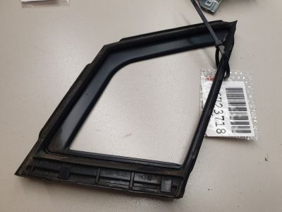 Уплотнитель стекла передней левой двери для Toyota Avensis T27 2008-2018