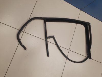 Уплотнитель стекла двери задний правый для Volkswagen Golf 8 2020-