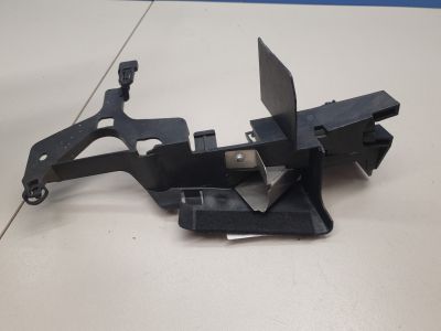 Кронштейн замка двери передний правый для Ford Mondeo 4 2007-2015