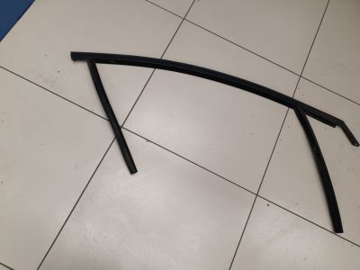 Уплотнитель стекла передней правой двери для Ford Mondeo 4 2007-2015