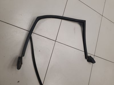 Уплотнитель стекла двери задний правый для Audi A4 B7 2004-2008