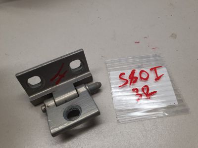 Петля двери правой нижняя для Volvo S80 1998-2006