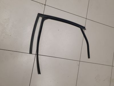 Уплотнитель стекла двери задний левый для Ford Focus 2 2005-2008