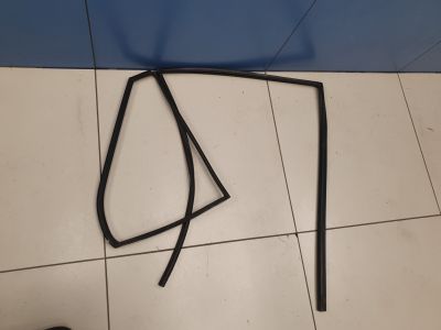 Уплотнитель стекла двери задний левый для KIA Carens 2006-2012