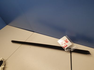 Накладка стекла передней правой двери для BMW X1 E84 2009-2015