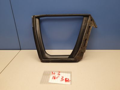 Уплотнитель стекла двери задний правый для Mazda 3 BM 2013-2018