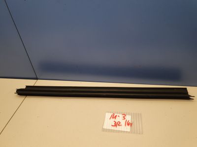 Накладка стекла задней правой двери для Mazda 3 BM 2013-2018