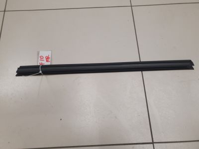 Накладка стекла передней правой двери для BMW 5 F10 2009-2017