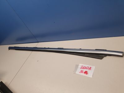 Накладка стекла задней правой двери для Peugeot 2008 2013-2019