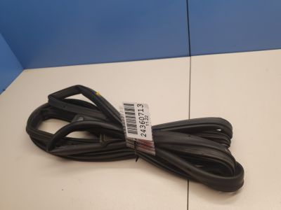 Уплотнитель двери передней правой для Hyundai Santa Fe CM 2005-2012