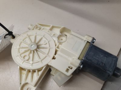 Моторчик стеклоподъёмника передний левый для Mercedes E-klasse W212 2009-2016