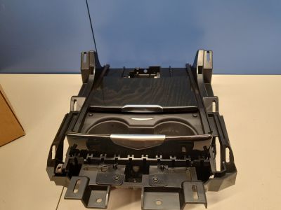 Подстаканник консоли центральной для Cadillac Escalade 4 2014-