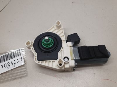 Моторчик стеклоподъёмника задний левый для Mercedes CLA-klasse C117 2013-2019