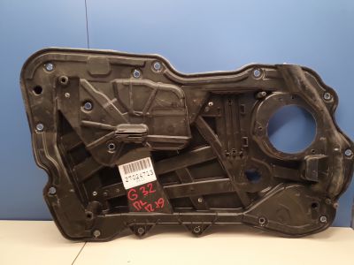 Кронштейн стеклоподъемника передней левой двери для BMW 6 G32 Grand Coupe 2017-