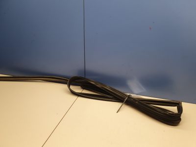 Уплотнитель стекла передней правой двери для Mitsubishi Pajero V8 V9 2006-