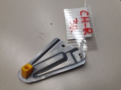 Кронштейн двери задней правой для Toyota C-HR GX10 GX50 2016-