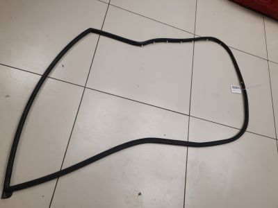 Уплотнитель двери передней левой для KIA Carens 2006-2012