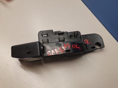 Кронштейн замка двери передний левый для KIA Carens 2006-2012