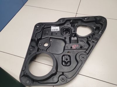 Кронштейн стеклоподъемника задней правой двери для Jeep Grand Cherokee WK2 2010-