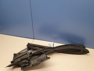 Уплотнитель двери задней правой для Maserati Levante 2016-