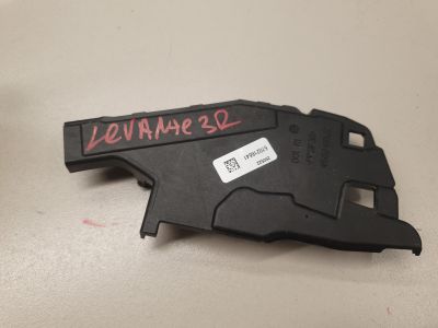 Заглушка двери задняя правая для Maserati Levante 2016-