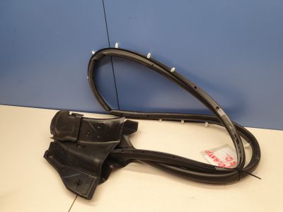 Уплотнитель двери задней правой для Maserati Levante 2016-