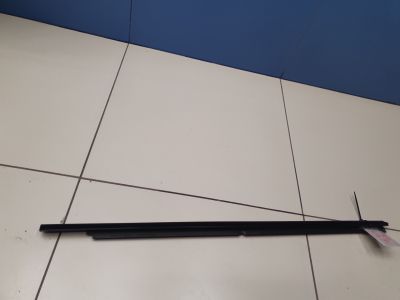 Молдинг стекла передней правой двери для Jeep Grand Cherokee WK2 2010-