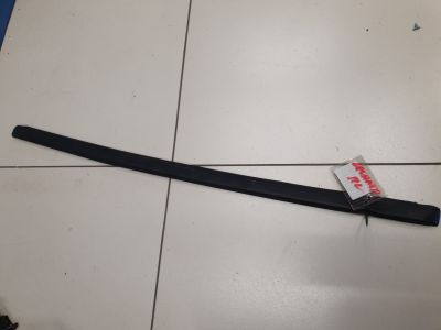 Накладка стекла передней левой двери для Maserati Levante 2016-