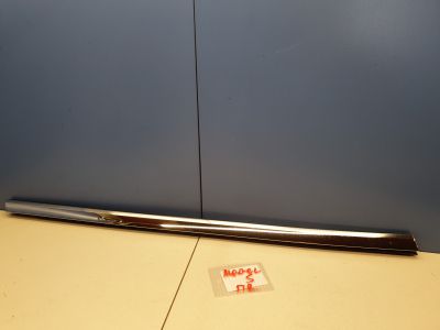 Молдинг стекла передней правой двери для Tesla Model S 2012-