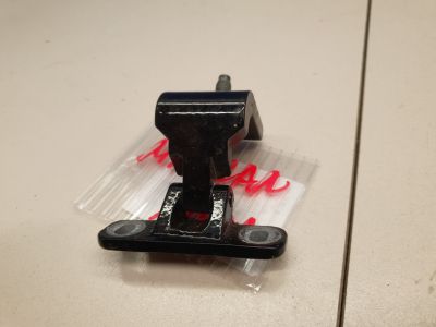 Петля двери багажника правая для Porsche Macan 2013-