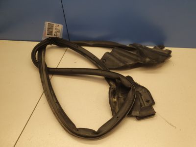 Уплотнитель двери передней левой для Tesla Model S 2012-