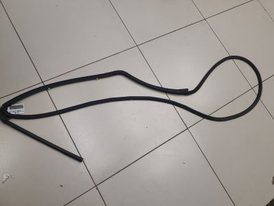 Уплотнитель двери задней правой для Jeep Grand Cherokee WK2 2010-