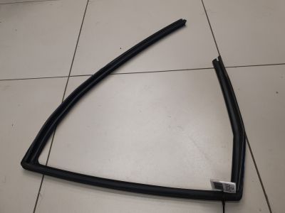 Уплотнитель стекла двери задний правый для Jeep Grand Cherokee WK2 2010-