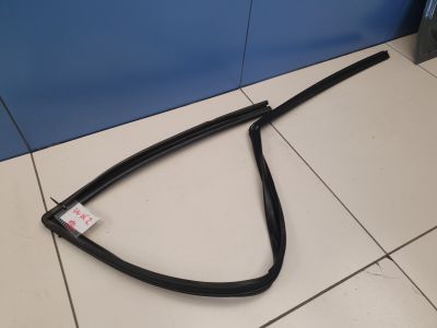 Уплотнитель стекла передней левой двери для Jeep Grand Cherokee WK2 2010-