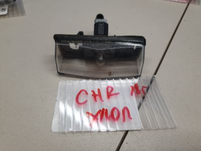 Фонарь подсветки номерного знака для Toyota C-HR GX10 GX50 2016-