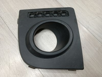 Рамка противотуманной фары правой для Ford Fusion 2002-2012