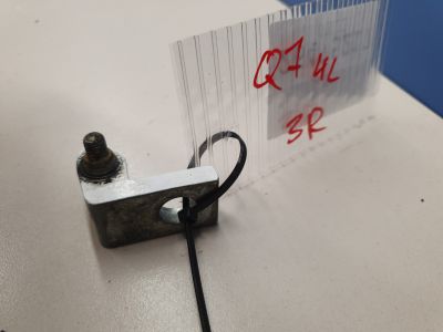 Петля двери задней правой нижняя для Audi Q7 4L 2005-2015