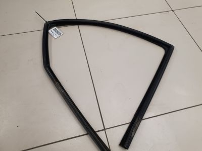 Уплотнитель стекла двери задний правый для Audi Q7 4L 2005-2015