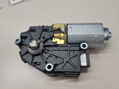 Моторчик люка для BMW 5 G30 F90 2016-