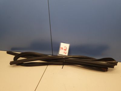 Уплотнитель передней правой двери для Honda CR-Z 2011-